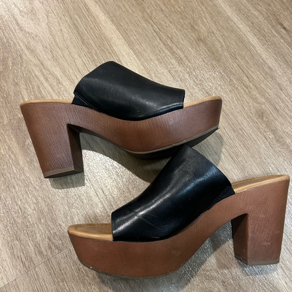 DV DOLCE VITA Henna Platform Clogs - Picture 4 of 4